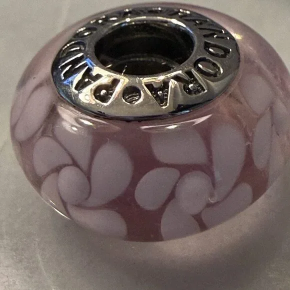 Authentic Pandora Retired White Pedal Floral Murano Glass Charm - Picture 5 of 5